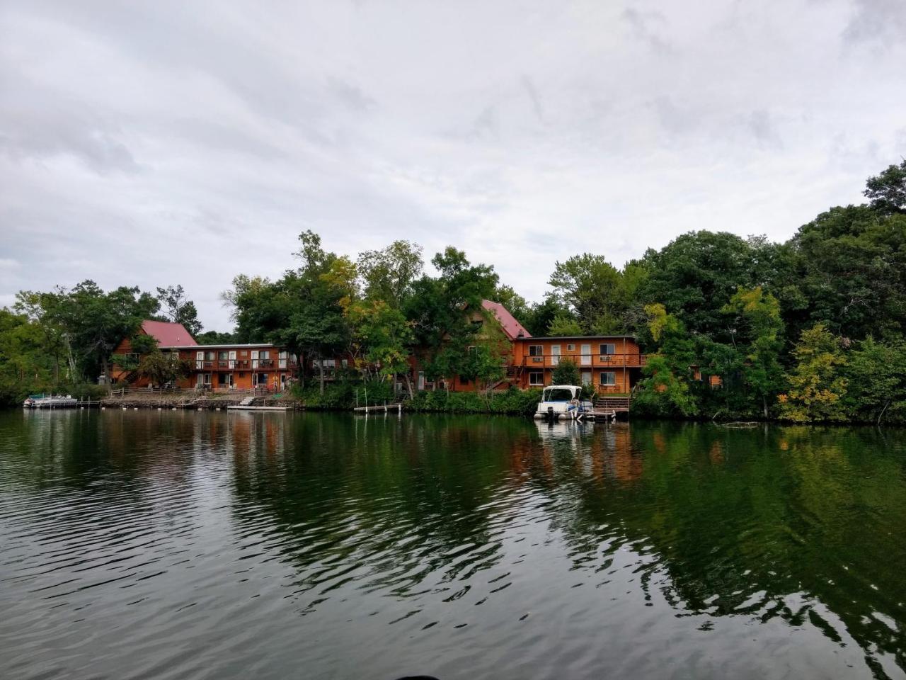 Curriers Lakeview Lodge 라이스 레이크 외부 사진